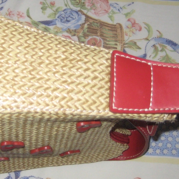 Kenneth Cole REACTION Wicker/Woven Handbag - Picture 5 of 6